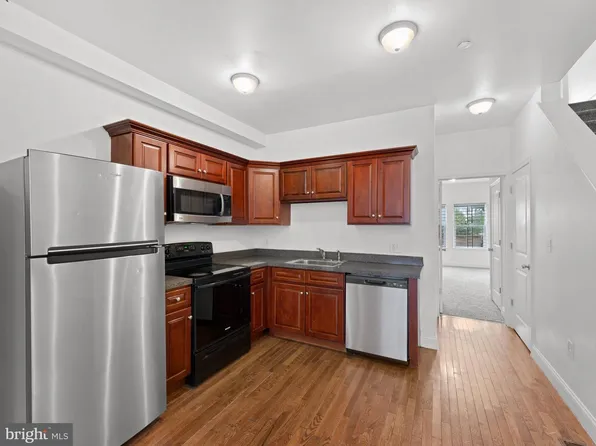 1910 N Gratz St, Philadelphia, PA 19121
