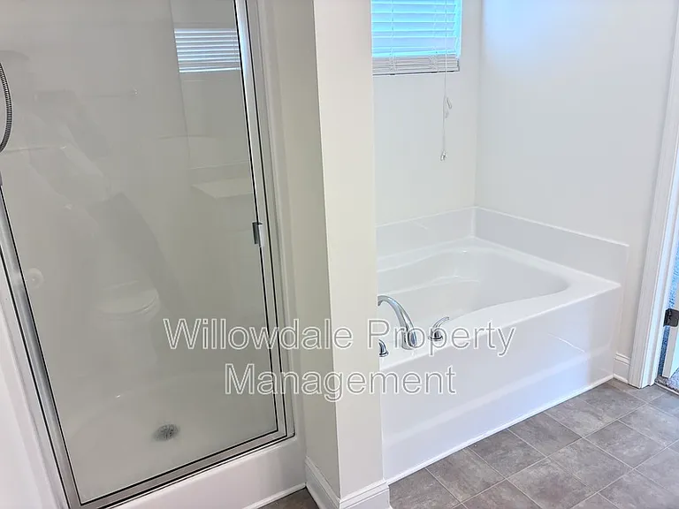 100 Spring Pine Ln — Photo 14