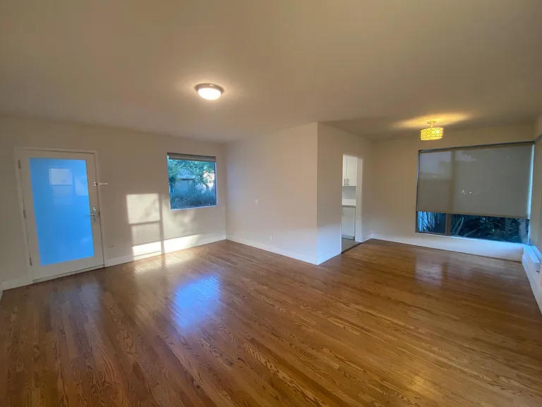3130 S Barrington Ave #A — Photo 15