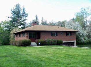 1109 Heatherwood Rd, Bluefield, WV 24701