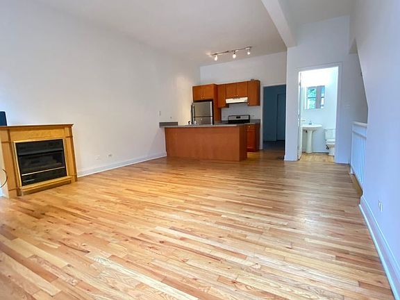 4th image of 1954 N Sheffield Ave #3893982