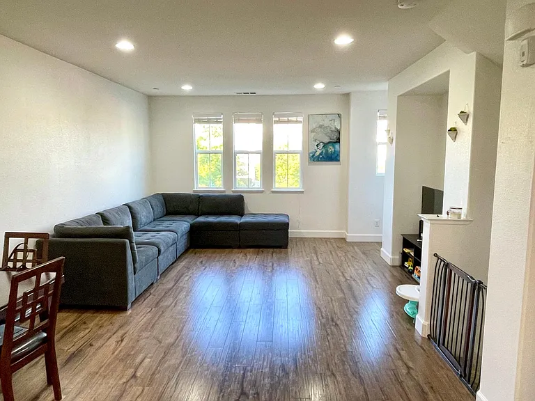 2355 Gibbons St — Photo 3
