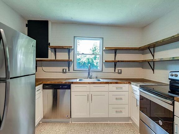 3rd image of 516 Wesley Ave
