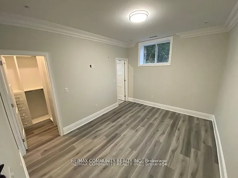 118 Queen St — Photo 6