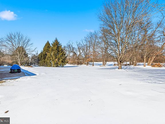 5th image of 10229 Mar Rock Dr