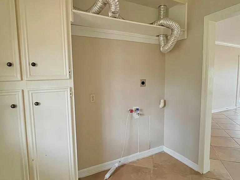 6 Country Club Rd — Photo 11