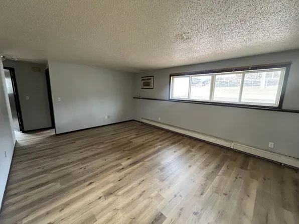 803 3rd Ave NE, Mandan, ND 58554