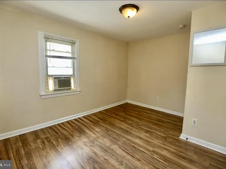 310 Ellis St — Photo 6