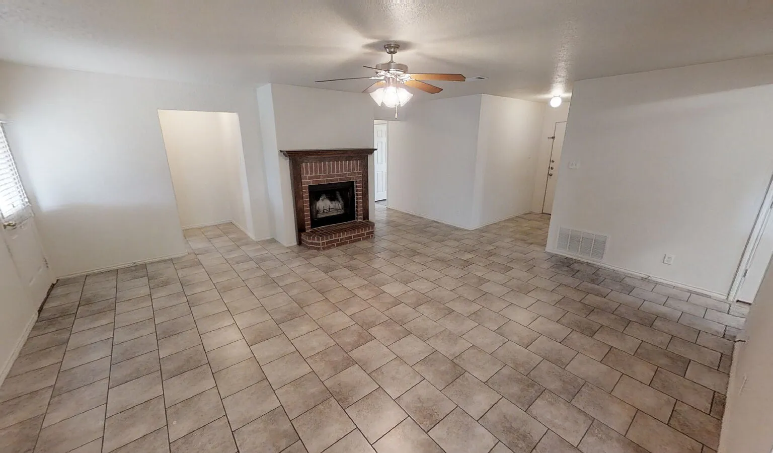 4 bed, 2.0 bath, 1724 sqft, $1,550 — Photo 4