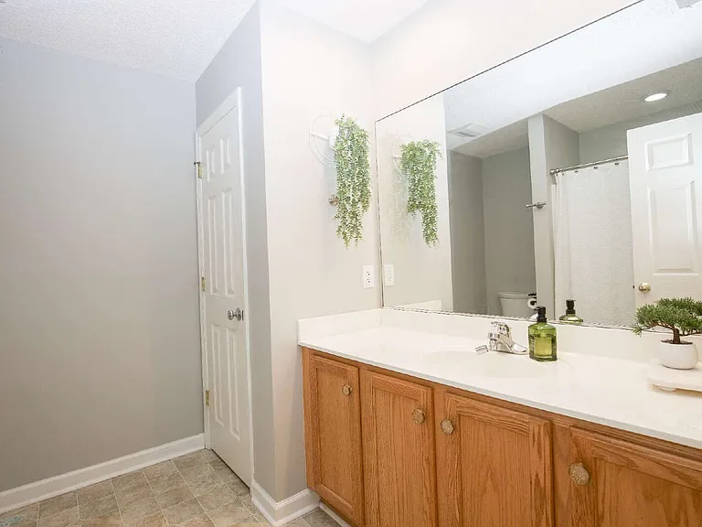 225 Adams Cir — Photo 19