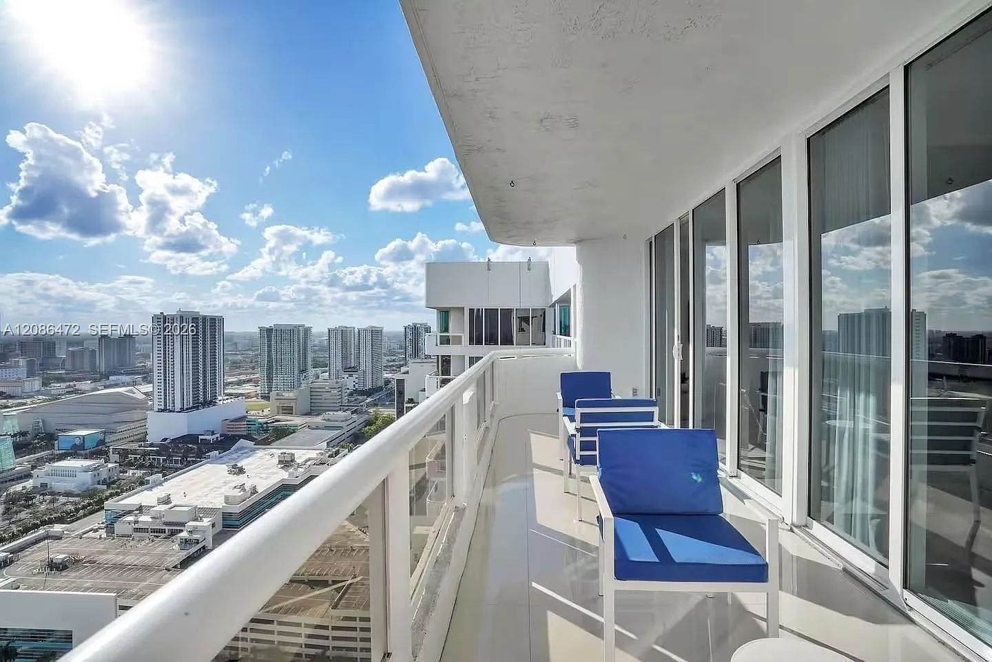 Venetia Condo — Photo 3