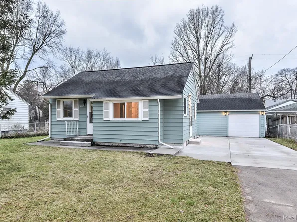 2726 Fernwood Ave, Ann Arbor, MI 48104