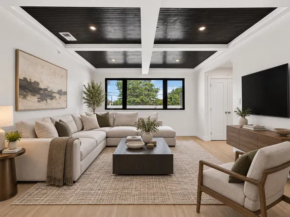 810 N 2nd Ave, Highland Park, NJ