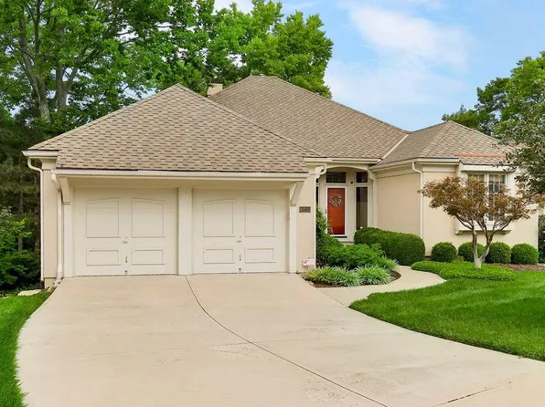 10216 Shadow Cir, Olathe, KS 66061