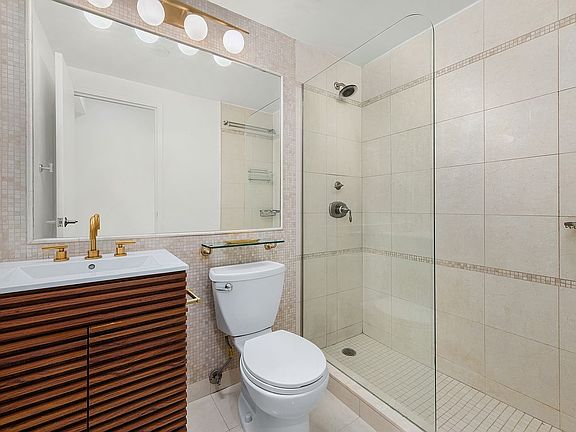 5th image of 445 W 19th St APT 8H