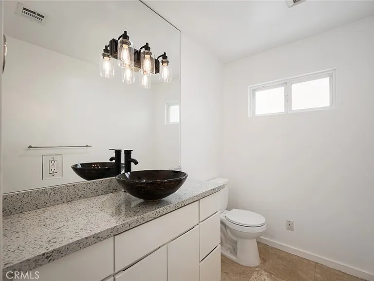 15147 Otsego St — Photo 10