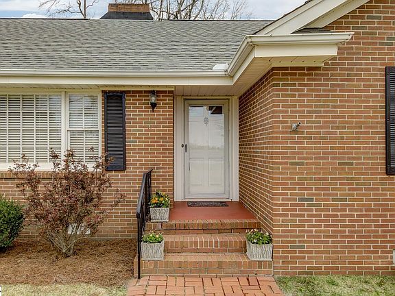2nd image of 222 Pine Knoll Dr