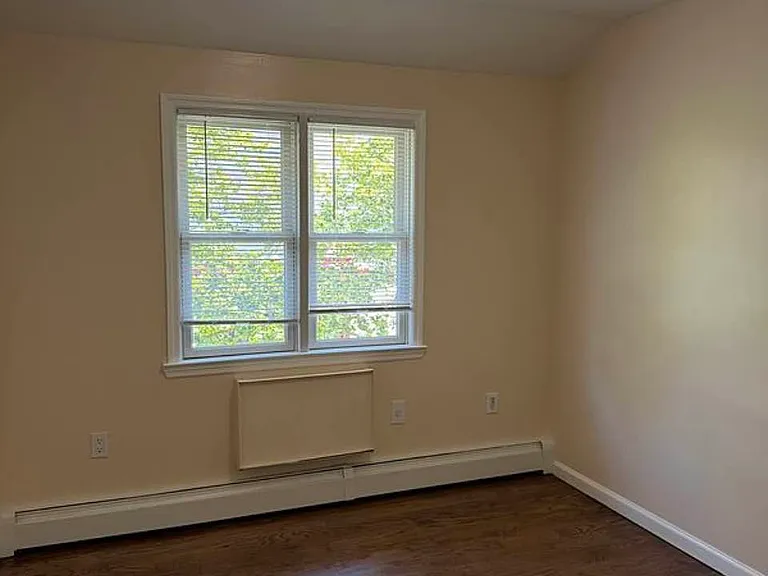 121-47 7th Ave #2 — Photo 3