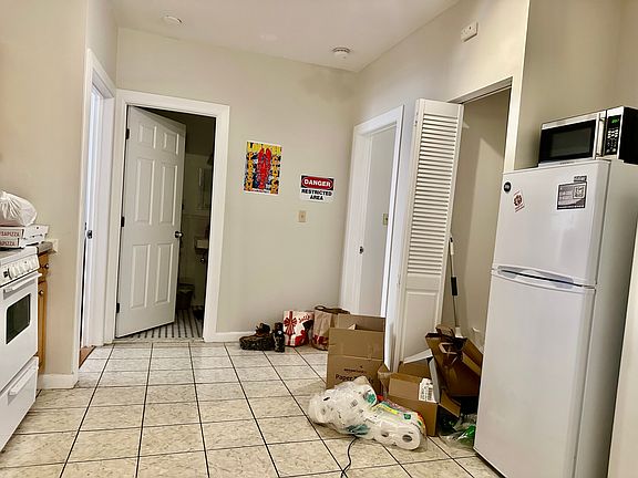5th image of 3 Sutherland Rd APT 2