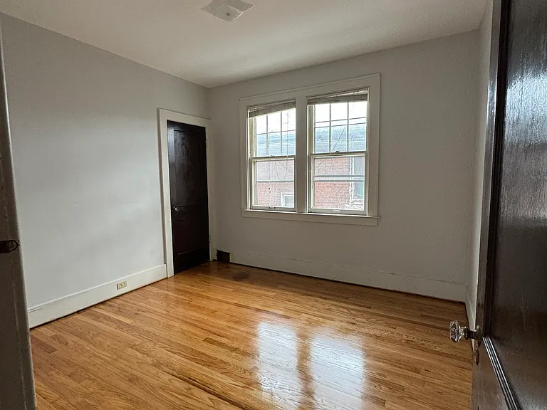 1241-1243 Beaconsfield Ave #1241 — Photo 4