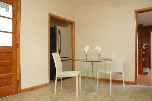 Large Eat-in Kitchen