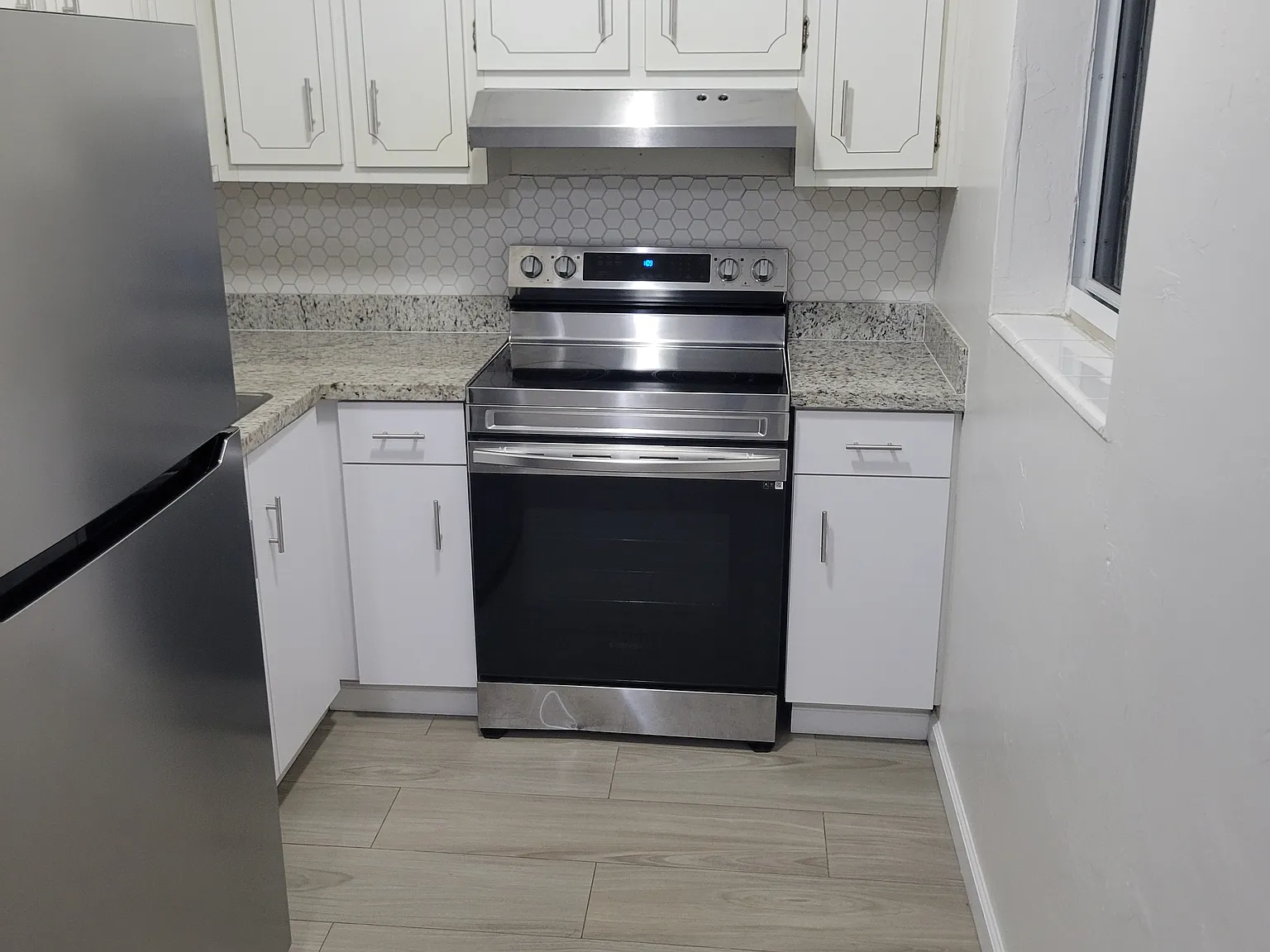 2 bed, 850 sqft, $1,925 — Photo 4