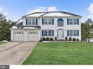 22 Hilltop Dr, Mount Laurel, NJ 08054
