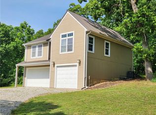 24170 County Road 245, Pittsburg, MO 65724