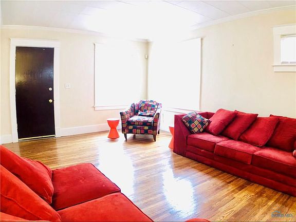 2nd image of 1114 Grand Ave