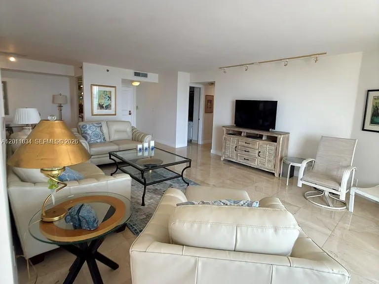 4000 Towerside Ter #1912 — Photo 10