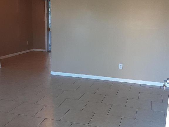 4th image of 3743 Cavanaugh Dr