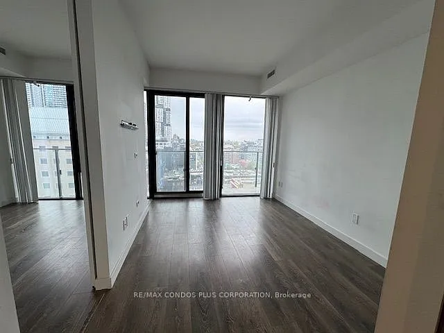 215 Queen St W #1202 — Photo 6