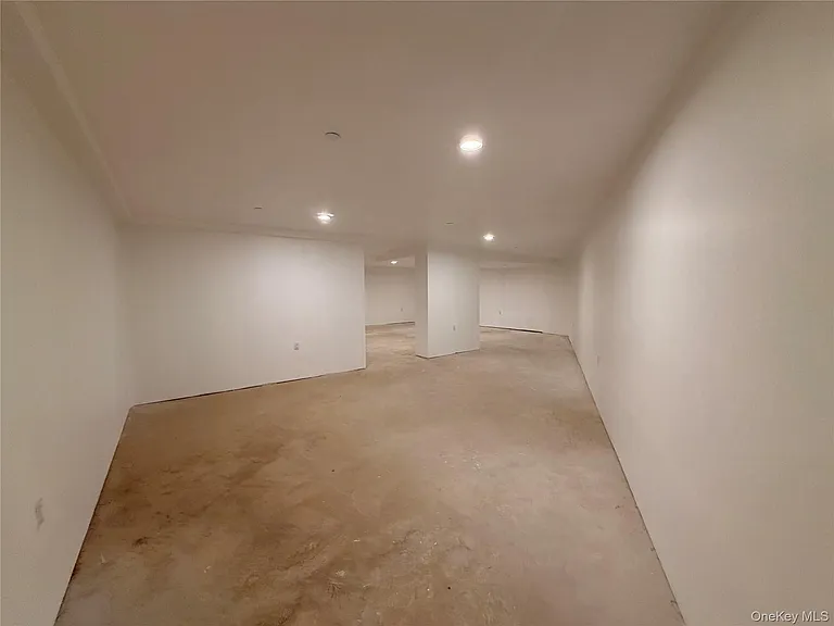 8713 Homelawn St — Photo 2