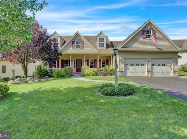 122 Copper Beech Ln, Womelsdorf, PA 19567