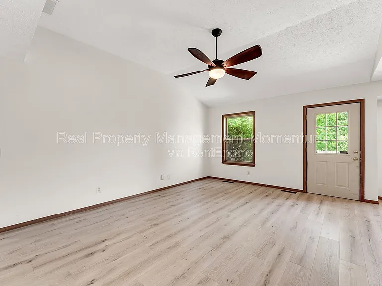 3251 W Scott St — Photo 2
