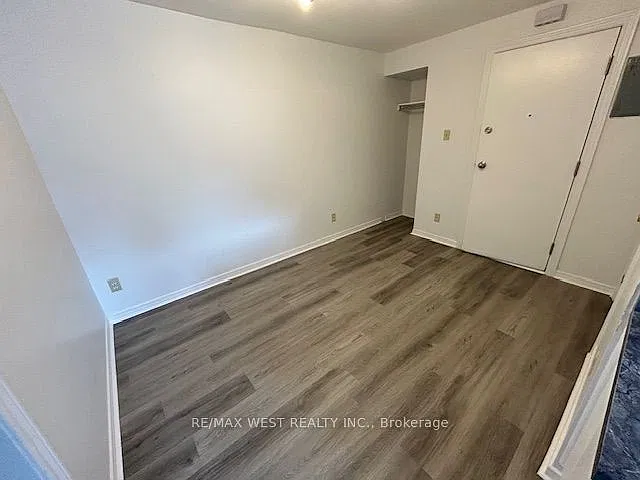 2 bed, $1,900 — Photo 2
