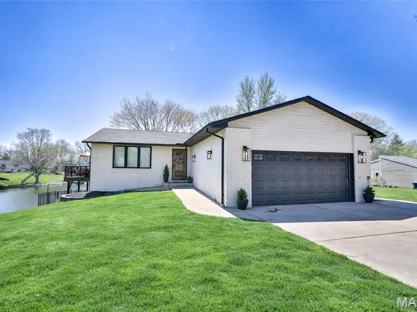 111 Elm Dr, Edwardsville, IL 62025