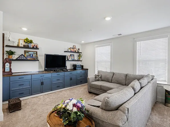 217 Southmen Ln, Spring Hill, TN 37174
