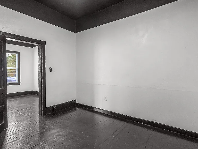 2221 Harden St — Photo 18