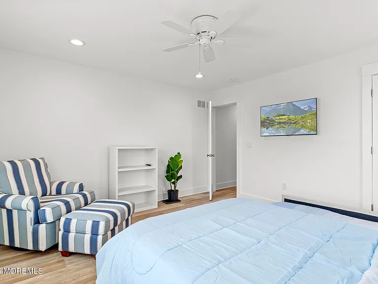53 Sheridan Ave — Photo 22