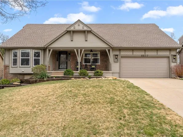 8517 Bradshaw St, Lenexa, KS 66215