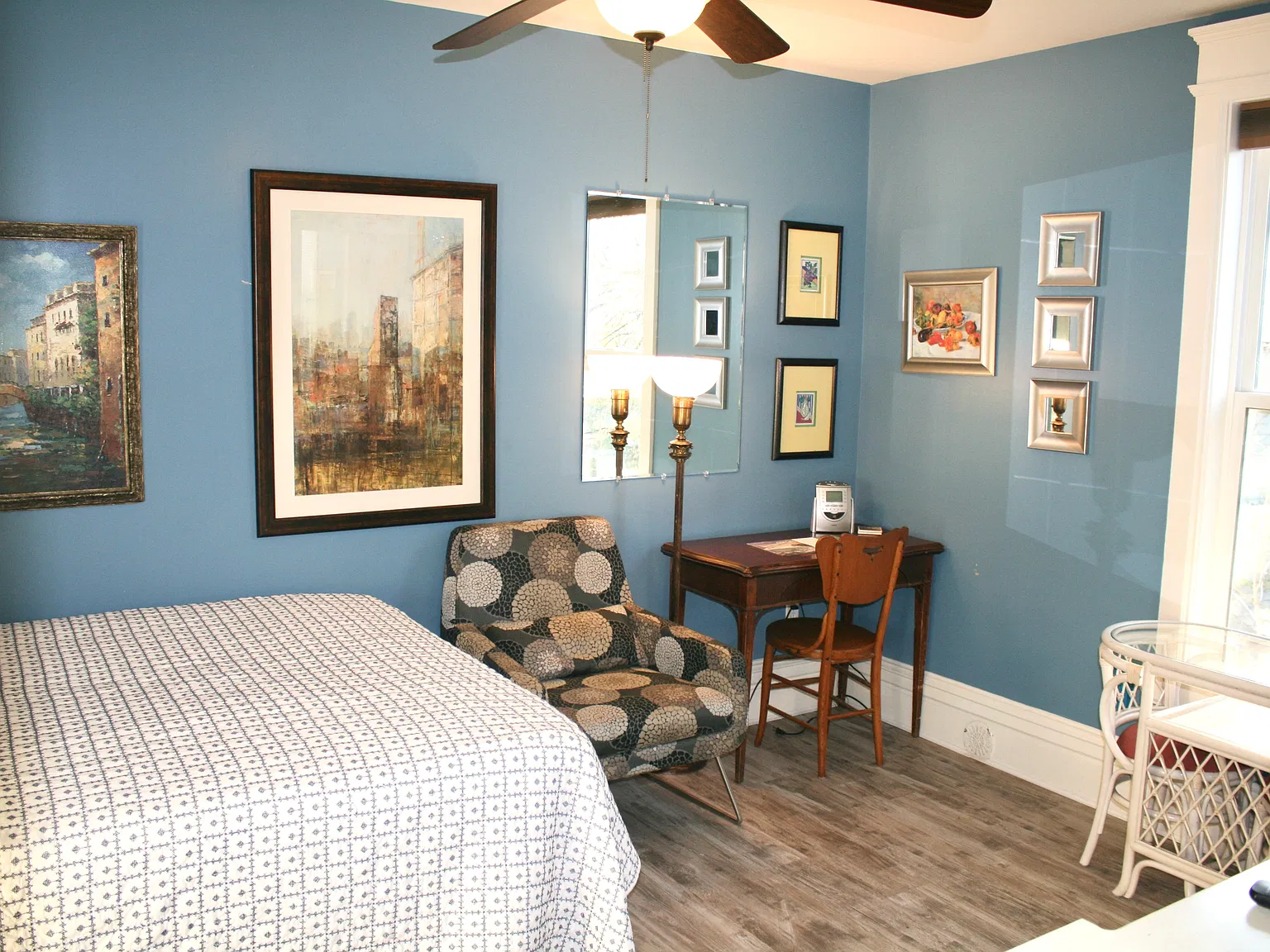 Studio, 300 sqft, $1,500 — Photo 4