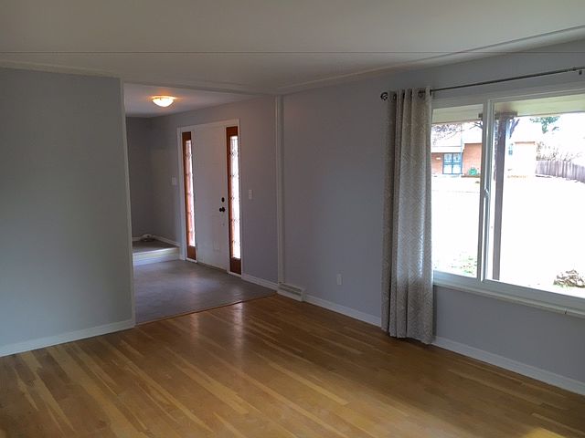 Living room to front entry