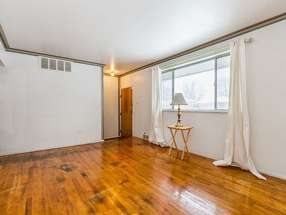 4th image of 34219 Arrowhead St