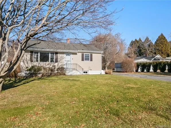 24 Norman Street, Waterford, CT 06385