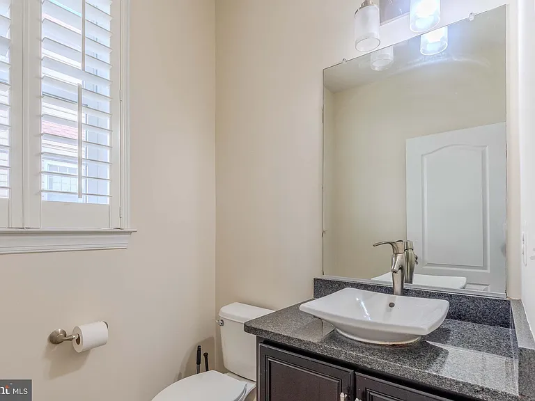 15316 Admiral Baker Cir — Photo 45