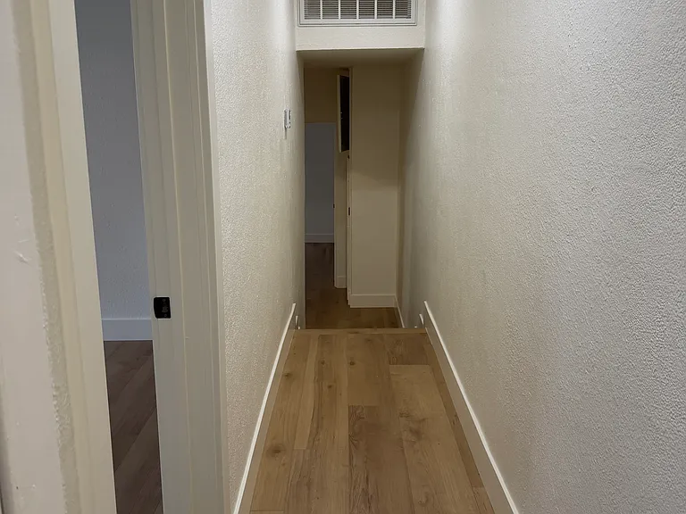200 Westmont Dr — Photo 19