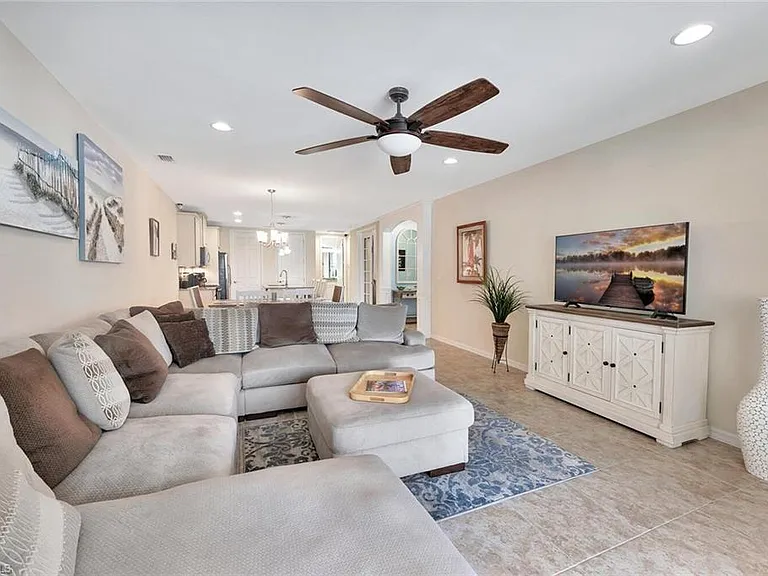 14940 Edgewater Cir — Photo 7