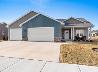 2950 E Turquoise Ln, Appleton, WI 54913