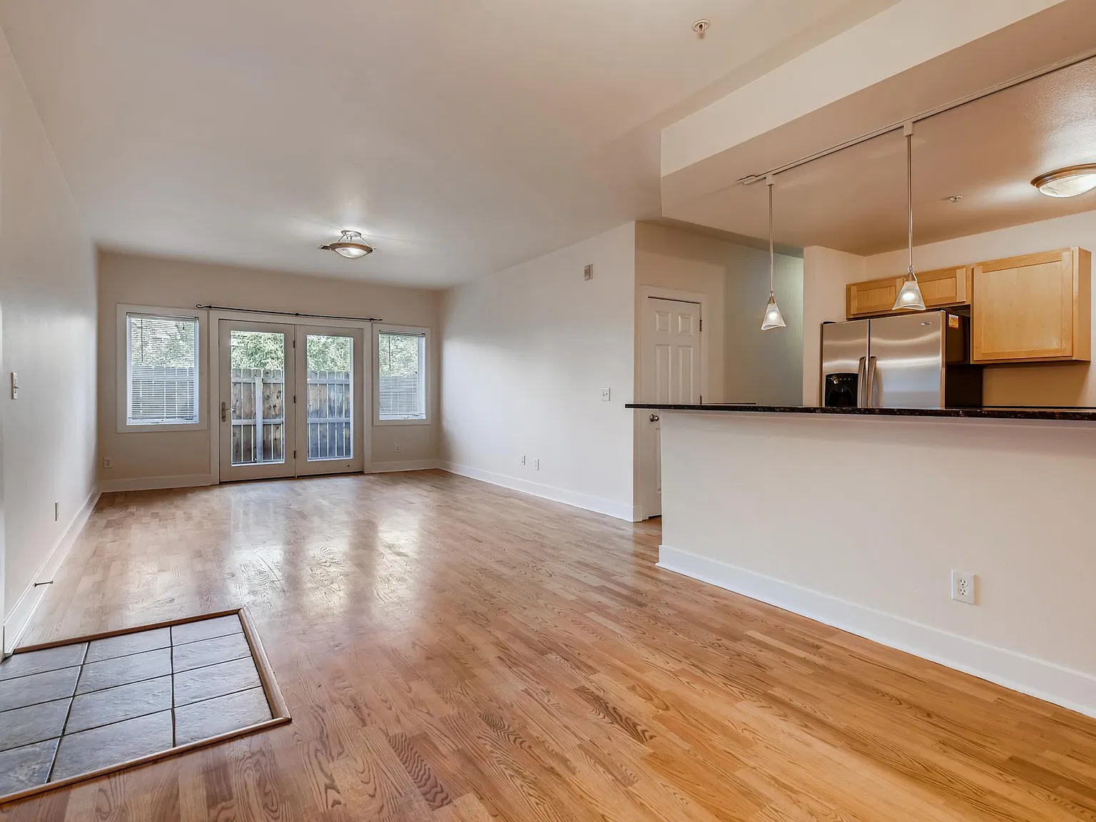 4 bed, 1440 sqft, $5,400 — Photo 2